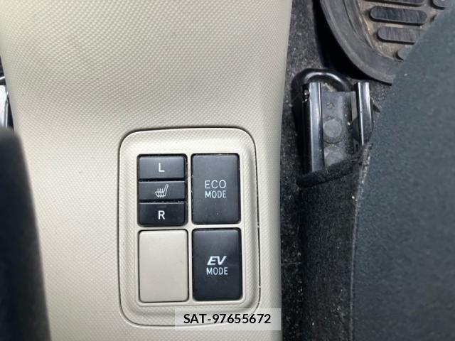 Toyota AQUA 2013-07 7499526-14
