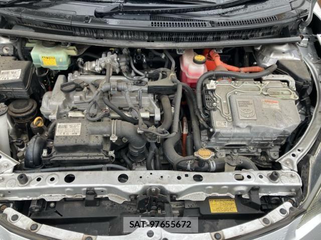 Toyota AQUA 2013-07 7499526-15