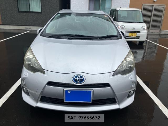 Toyota AQUA 2013-07 7499526-1