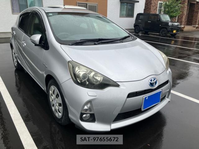 Toyota AQUA 2013-07 7499526-2