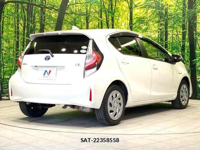 Toyota AQUA 2017-07 7499491-16