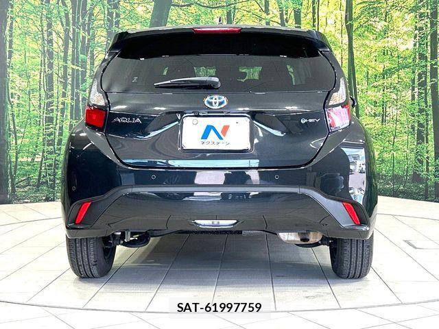 Toyota AQUA 2024-10 7499481-15