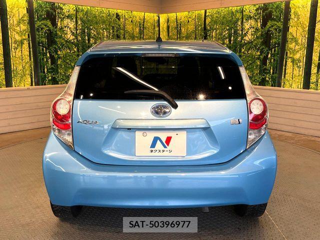 Toyota AQUA 2013-11 7499505-14