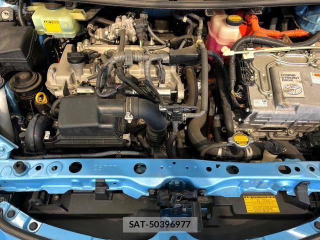 Toyota AQUA 2013-11 7499505-17