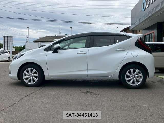 Toyota AQUA 2024-03 7499485-16