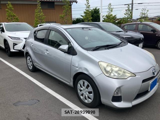 Toyota AQUA 2013-07 7508110-9