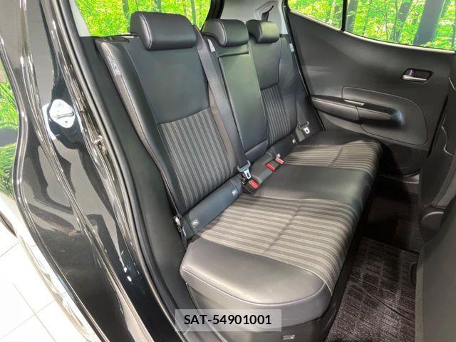 Toyota AQUA 2023-01 7499474-8
