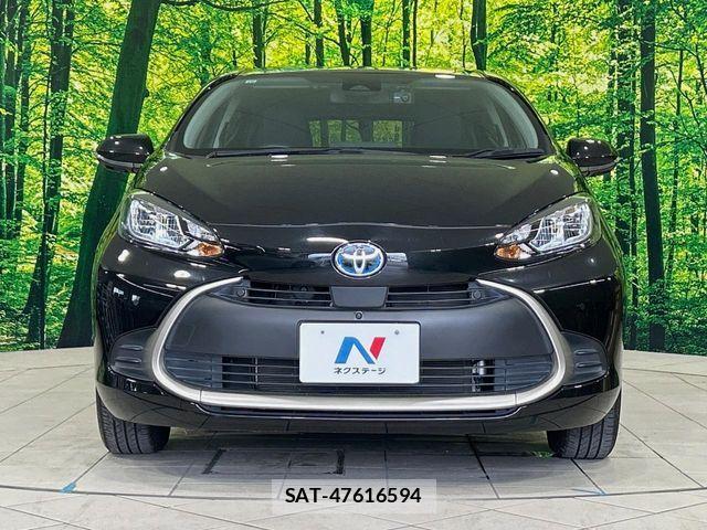 Toyota AQUA 2021-10 7561819-13