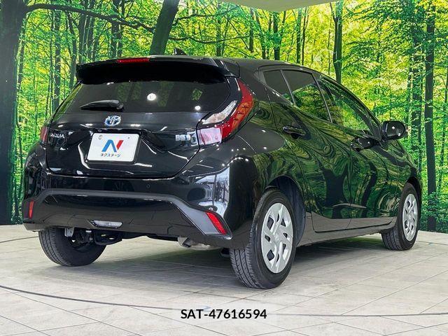 Toyota AQUA 2021-10 7561819-16