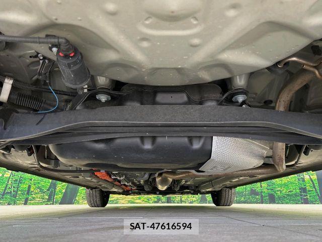 Toyota AQUA 2021-10 7561819-18