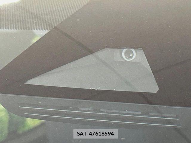 Toyota AQUA 2021-10 7561819-4