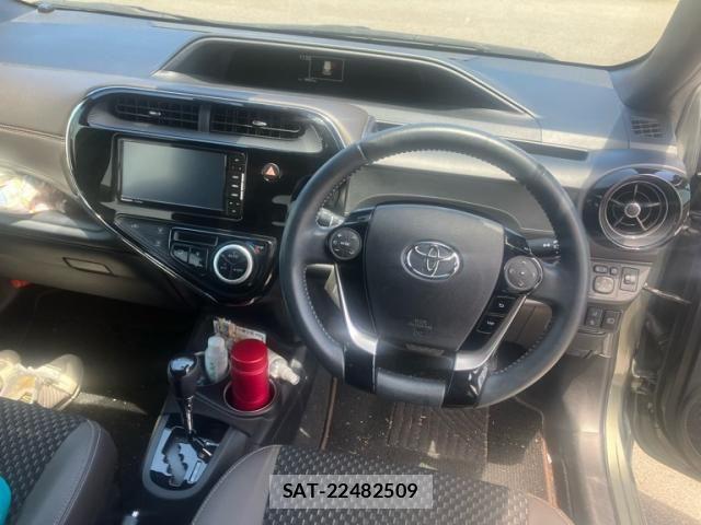Toyota AQUA 2019-07 7561821-10