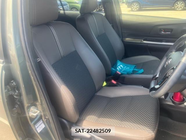 Toyota AQUA 2019-07 7561821-11