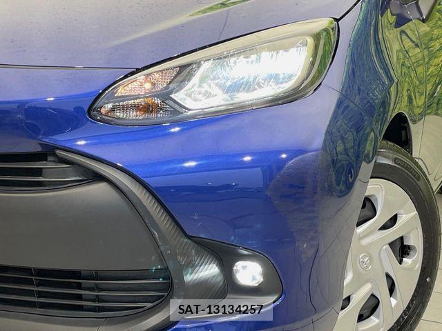 Toyota AQUA 2022-03 7561820-11