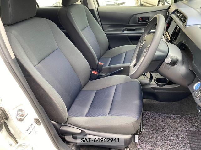 Toyota AQUA 2016-03 7561828-13