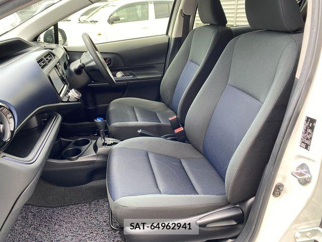 Toyota AQUA 2016-03 7561828-14