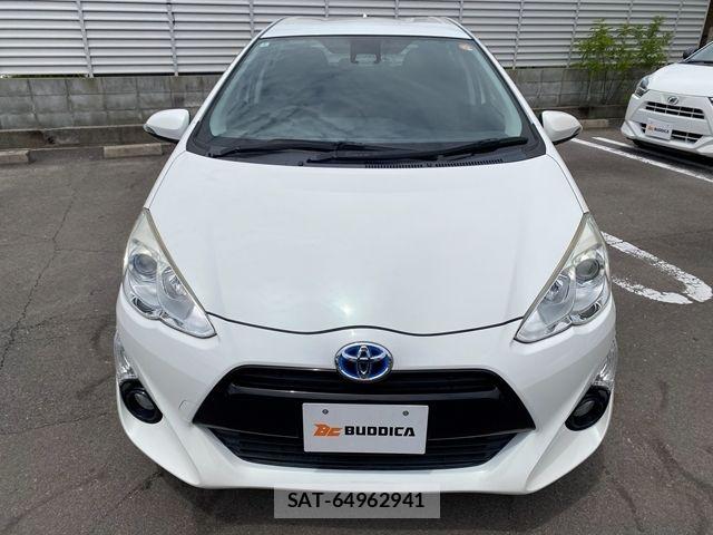 Toyota AQUA 2016-03 7561828-2