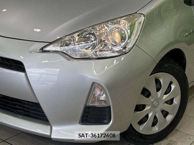 Toyota AQUA 2014-04 7561826-11