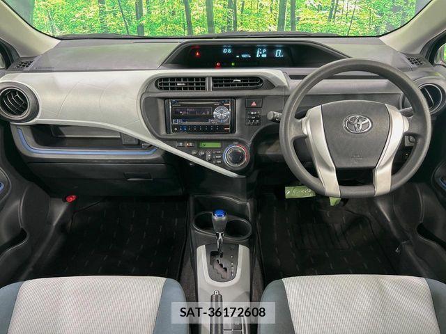 Toyota AQUA 2014-04 7561826-1