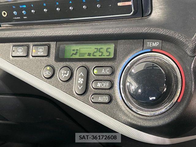 Toyota AQUA 2014-04 7561826-3
