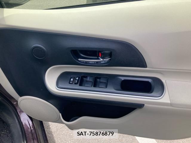 Toyota AQUA 2014-02 7561831-11