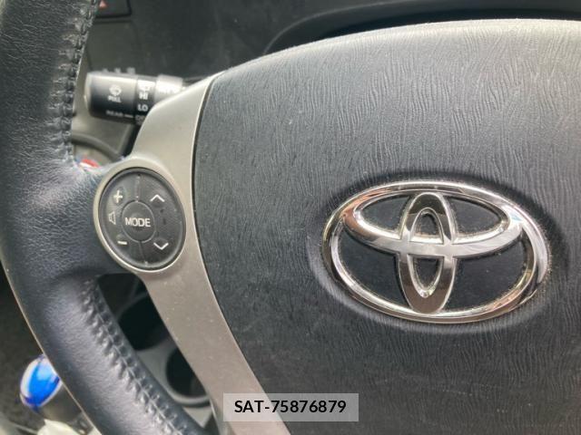 Toyota AQUA 2014-02 7561831-13