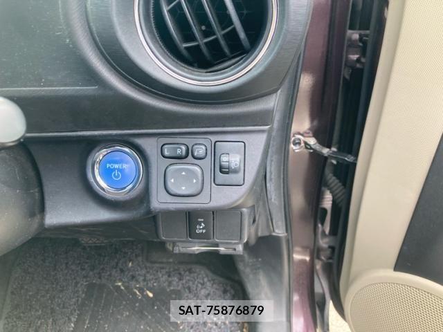 Toyota AQUA 2014-02 7561831-15