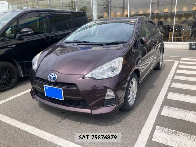Toyota AQUA 2014-02 7561831-1