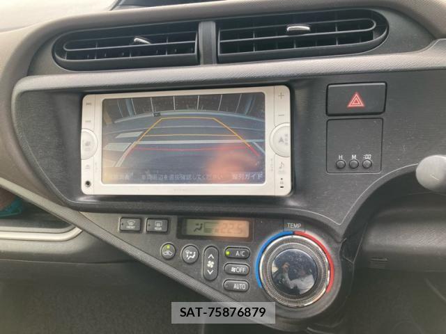 Toyota AQUA 2014-02 7561831-19