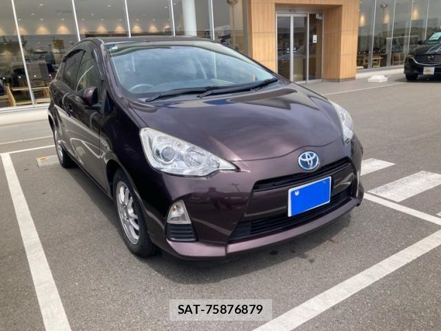Toyota AQUA 2014-02 7561831-2