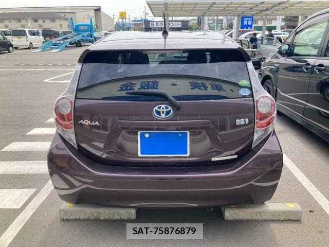 Toyota AQUA 2014-02 7561831-6