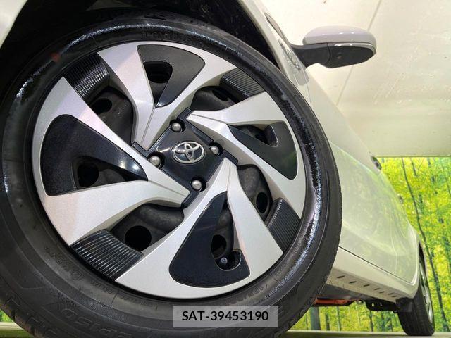 Toyota AQUA 2019-09 7561818-12