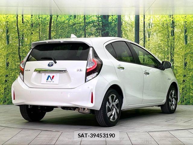 Toyota AQUA 2019-09 7561818-16