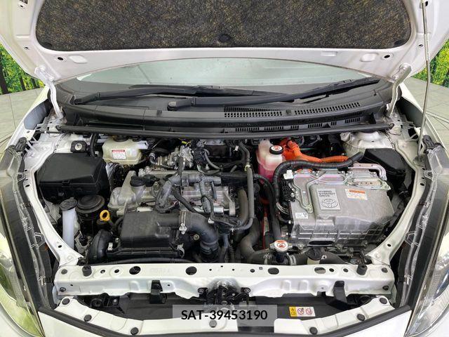 Toyota AQUA 2019-09 7561818-17