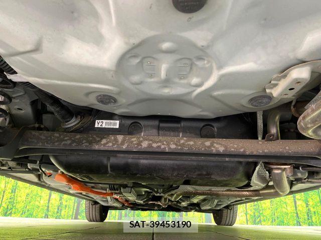 Toyota AQUA 2019-09 7561818-18