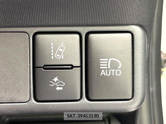 Toyota AQUA 2019-09 7561818-5
