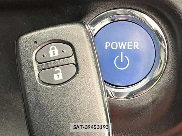 Toyota AQUA 2019-09 7561818-6