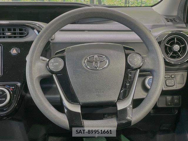Toyota AQUA 2019-09 7561823-10