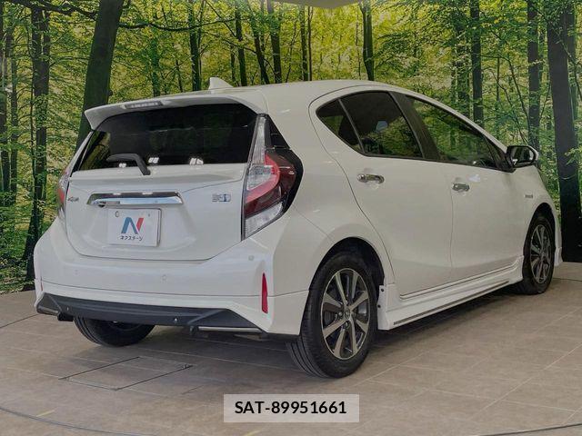 Toyota AQUA 2019-09 7561823-16