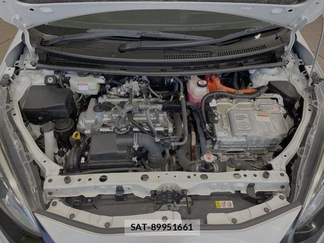 Toyota AQUA 2019-09 7561823-17
