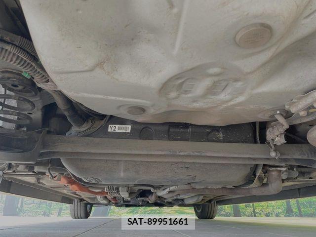 Toyota AQUA 2019-09 7561823-18