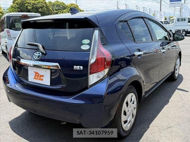 Toyota AQUA 2016-10 7561825-14