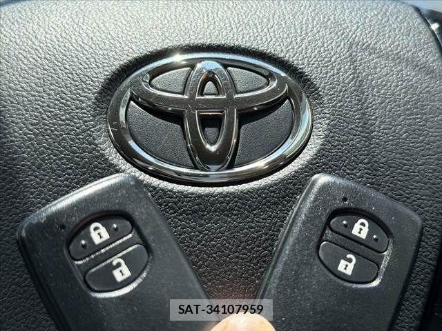 Toyota AQUA 2016-10 7561825-21