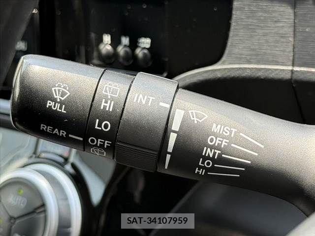 Toyota AQUA 2016-10 7561825-22