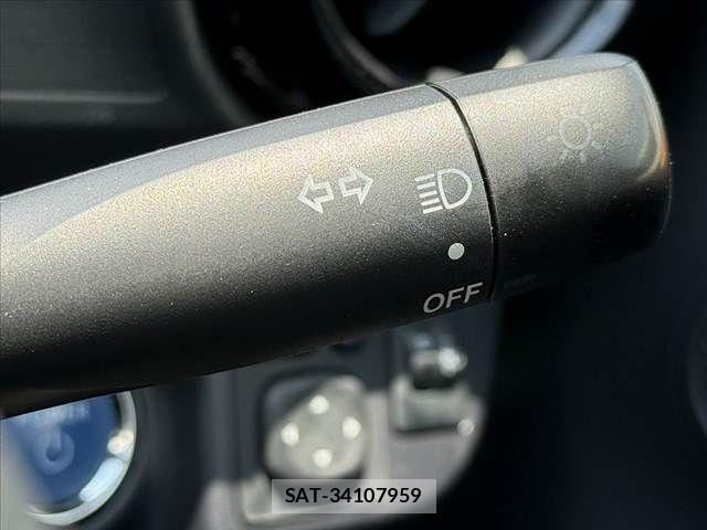 Toyota AQUA 2016-10 7561825-23