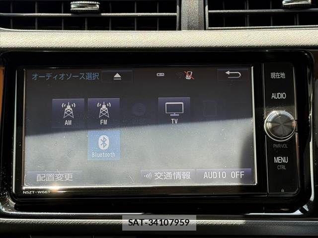 Toyota AQUA 2016-10 7561825-29