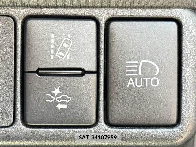 Toyota AQUA 2016-10 7561825-5
