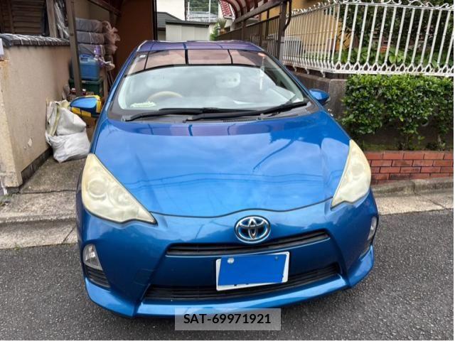 Toyota AQUA 2013-05 7561829-0