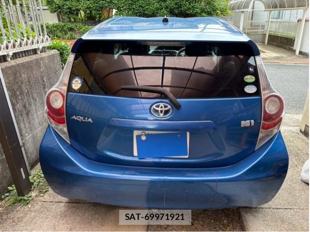 Toyota AQUA 2013-05 7561829-1