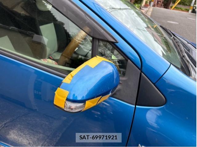 Toyota AQUA 2013-05 7561829-4